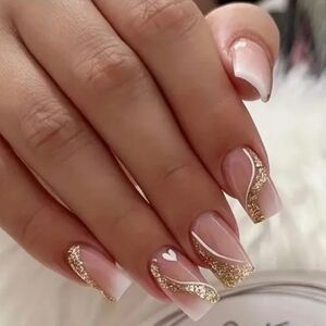 24 Pieces Fake Press On Nails